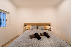 1 slaapkamer, een strijkplank/strijkijzer, reisbedje, gratis wifi