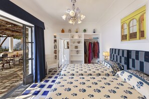 2 bedrooms, travel cot, free WiFi