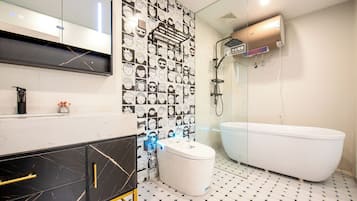 Family Twin Room | Bathroom