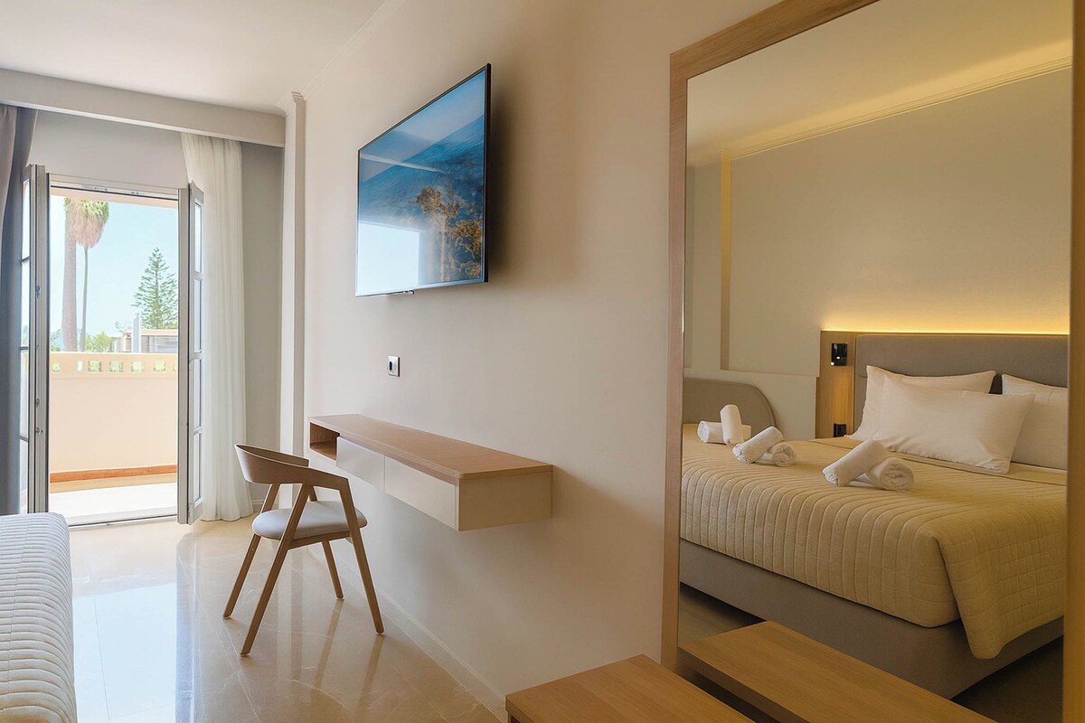 WiFi (free), bed sheets