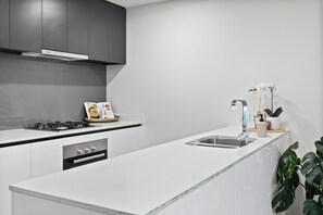 Fridge, microwave, oven, stovetop