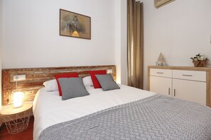 Bügeleisen/Bügelbrett, kostenloses WLAN, Bettwäsche