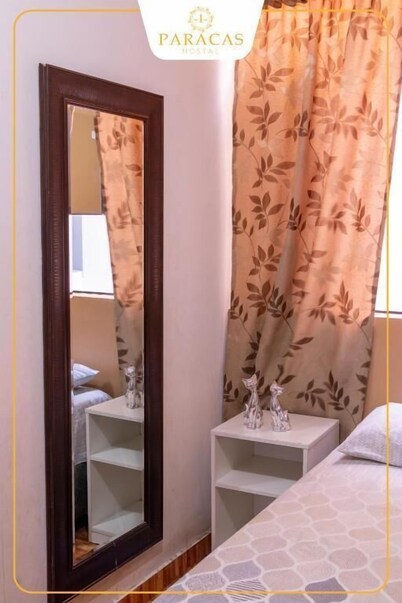 Hostal Paracas I