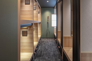 Dortoir partagé de base | 1 chambre, accès au Wi-Fi (inclus), literie fournie