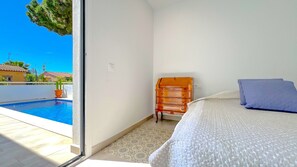 3 chambres, fer et planche à repasser, Wi-Fi gratuit, draps fournis