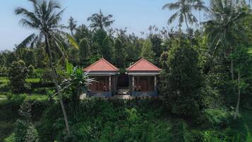 Pemandangan darat dari hartanah
