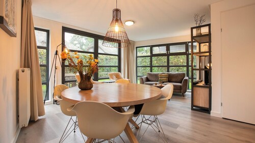 Detached four-person dune house