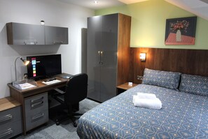 1 quarto, escrivaninha, ferros/tábuas de passar roupa, Wi-Fi