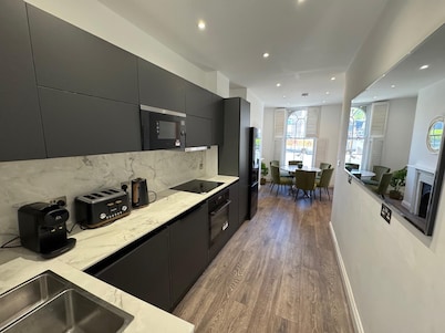 Cosy Townhouse In Central London