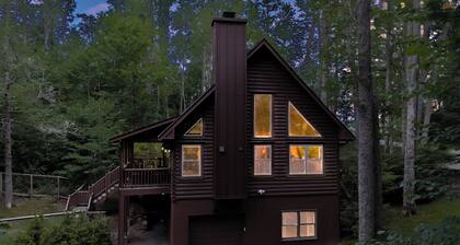 Sleeps 17 | Dog Friendly | 7 min to Sugar Mt