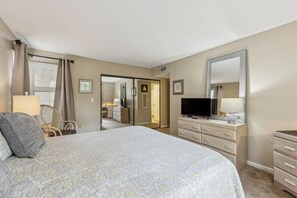 2 bedrooms, desk, iron/ironing board, free WiFi