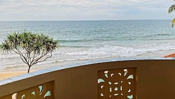 Coffres-forts dans les chambres, fer et planche Ă repasser