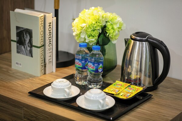 In-room safe, desk, laptop workspace, blackout curtains - Hanoi Heritage Corner Hotel & Spa (Hanoi)