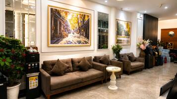 Coin salon dans le hall
