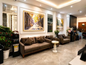 Lobby sitting area - Emissary Corner Hanoi Hotel & Spa (Hanoi)