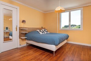 4 bedrooms, iron/ironing board, travel crib, WiFi