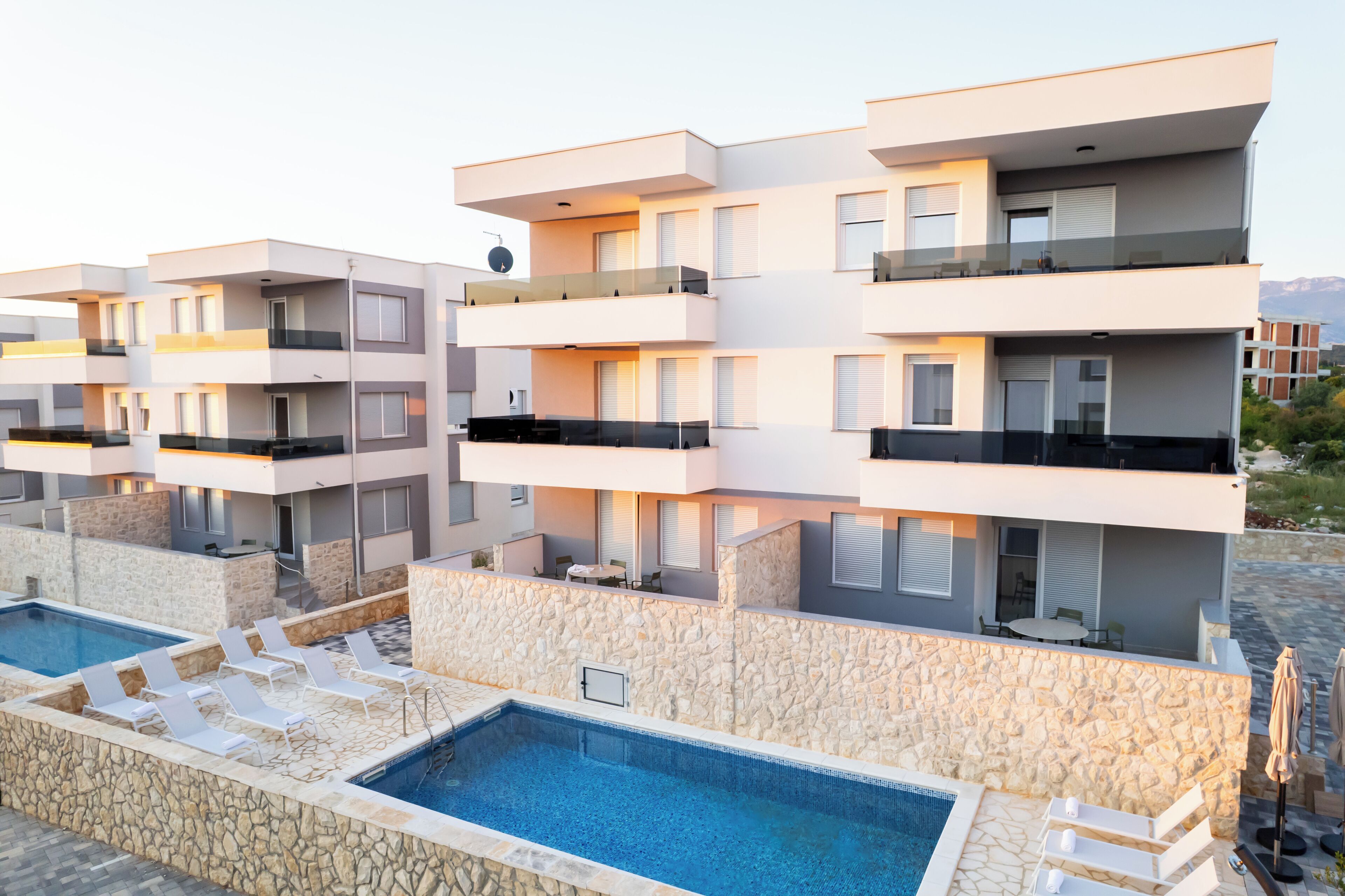 المنشأة من الخارج