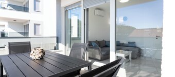Meridian Pool Residences