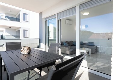Meridian Pool Residences
