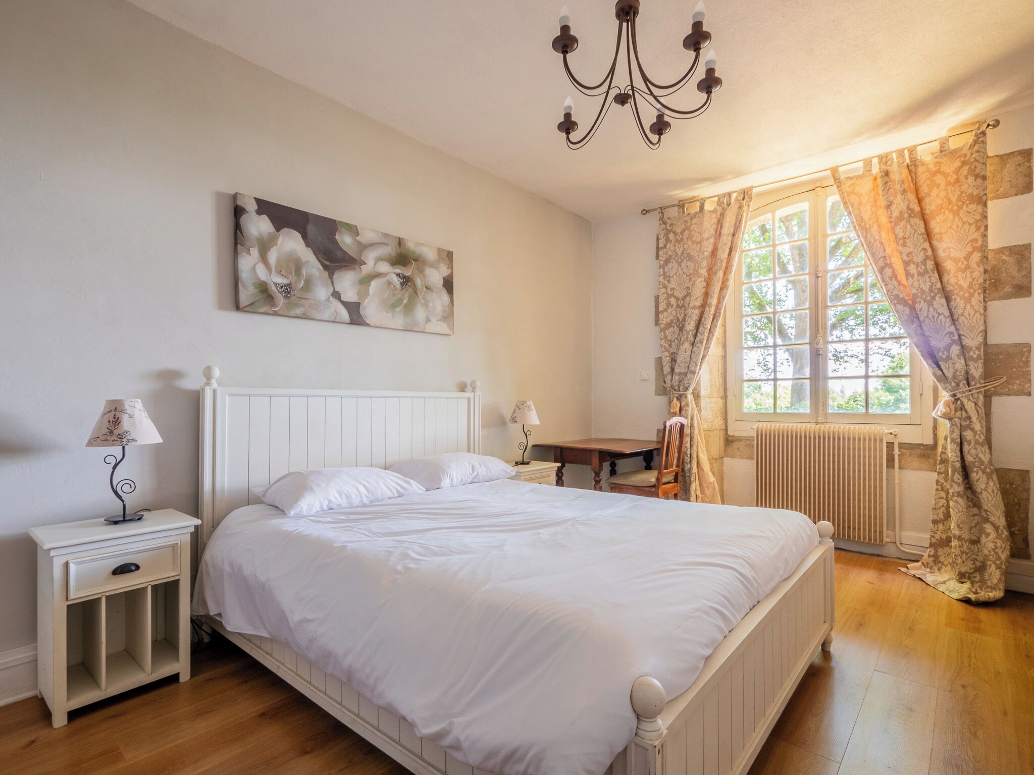 14 chambres, Wi-Fi, draps fournis