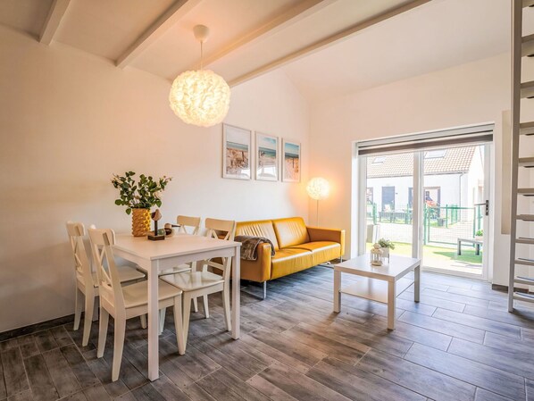 Interior - Beautiful apartment for 2 people with WIFI, TV and terrace (Bruges)
