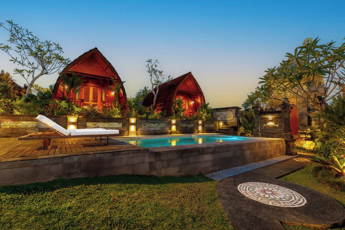 Deluxe Double Room, Pool View | Soundproofing, free WiFi, bed sheets