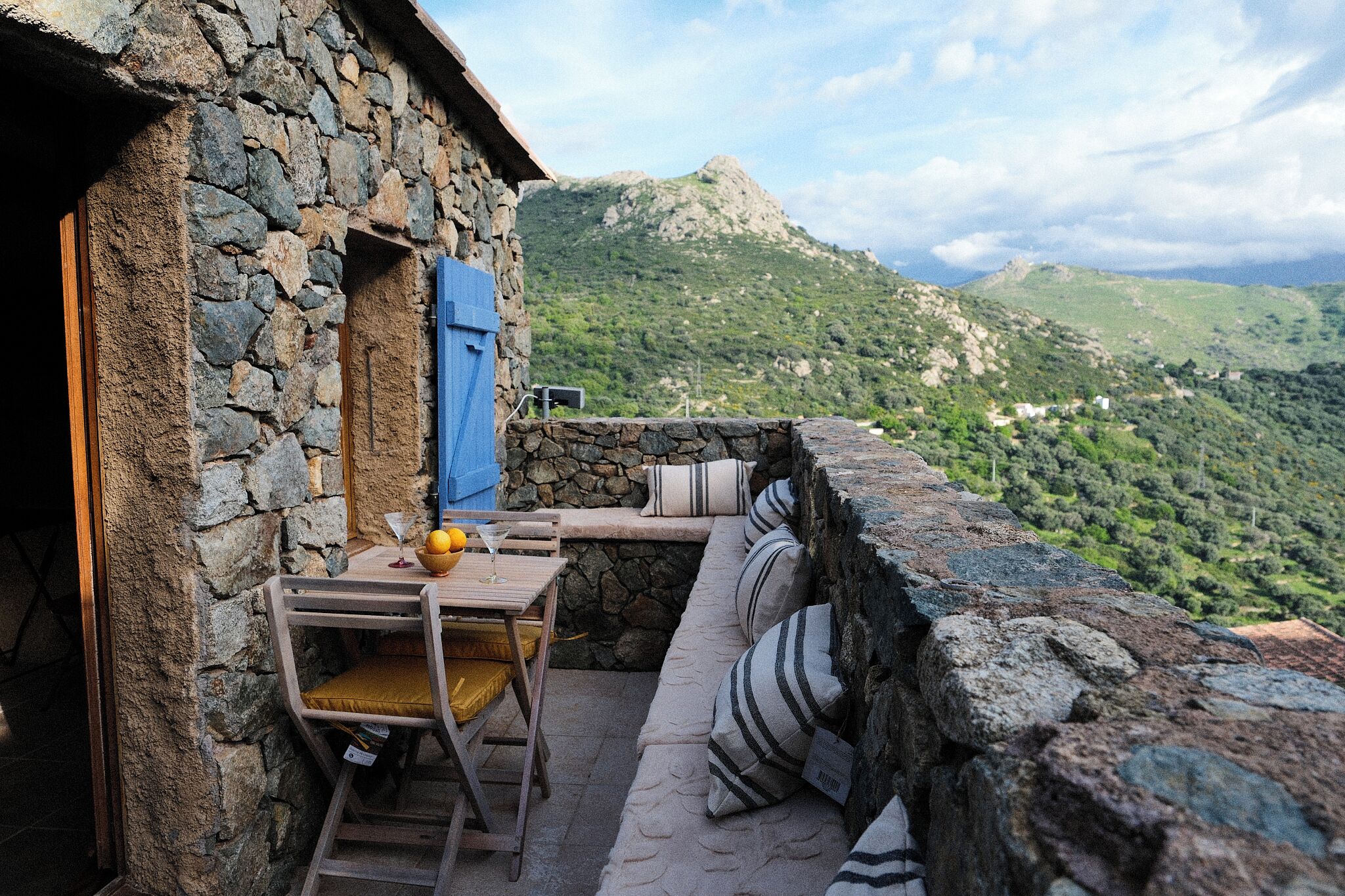 屋外ダイニングエリア