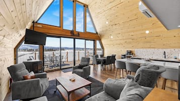 TV connectée, cheminée, baby-foot