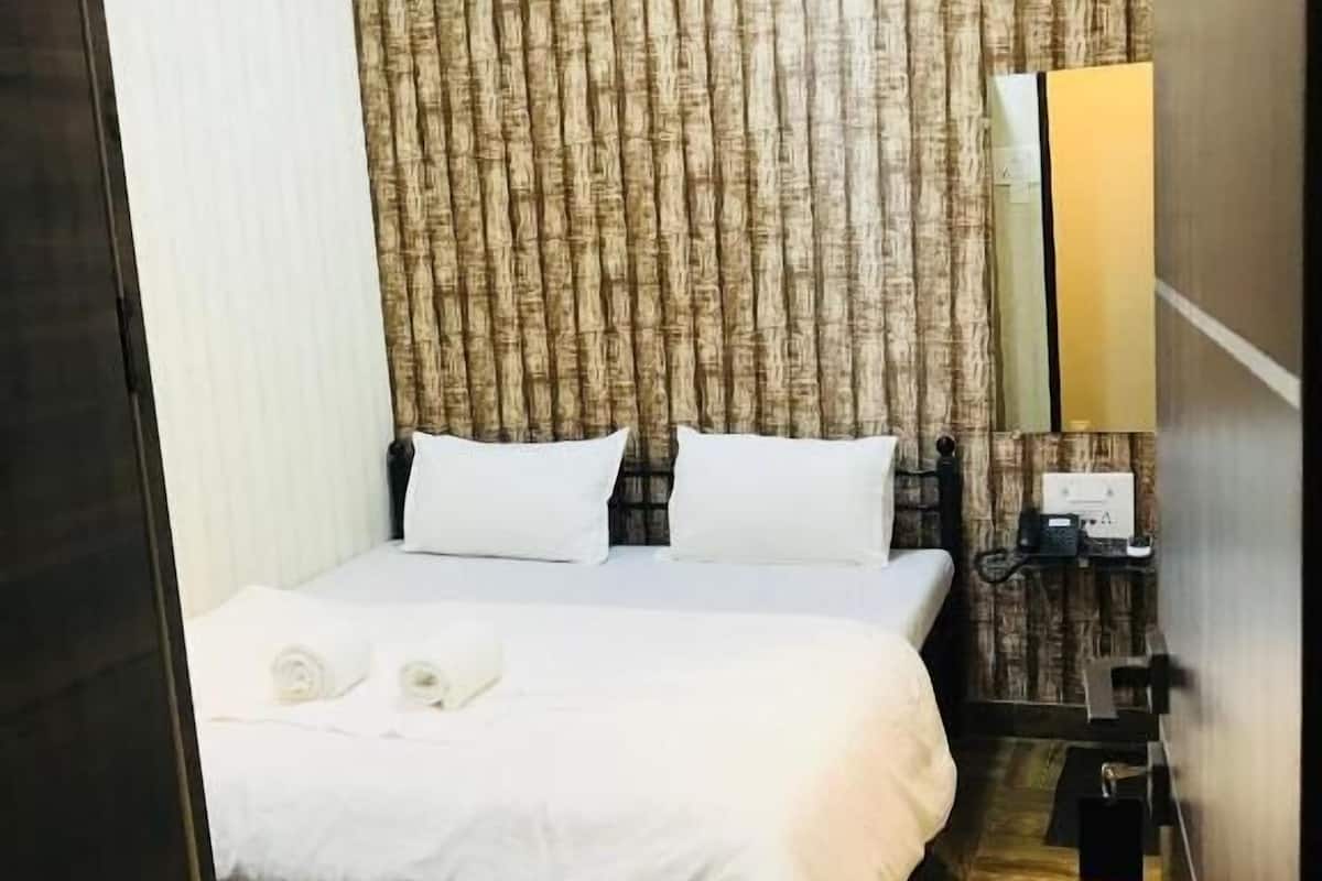 Deluxe Double Room | Free WiFi