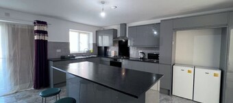 Charming 1-bedroom with private bathroom in a shared apartment