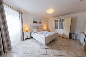 2 slaapkamers, een strijkplank/strijkijzer, wifi