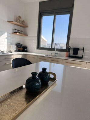 Apartment | Private kitchen - Achziv Beach Stylish Stay by Sea N' Rent (Nahariya)