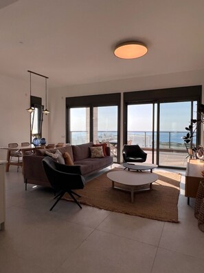 Apartment | Living area - Achziv Beach Stylish Stay by Sea N' Rent (Nahariya)