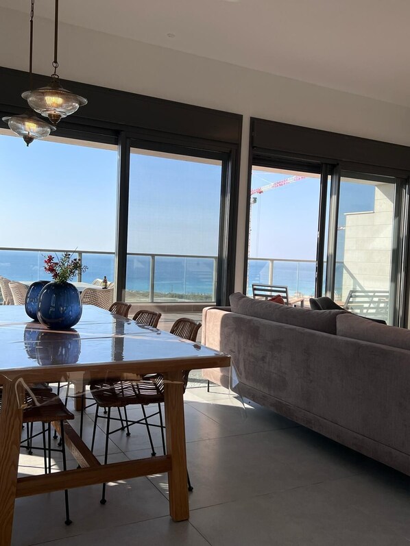 Apartment | Living area - Achziv Beach Stylish Stay by Sea N' Rent (Nahariya)