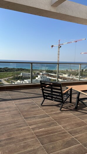 Apartment | Balcony - Achziv Beach Stylish Stay by Sea N' Rent (Nahariya)