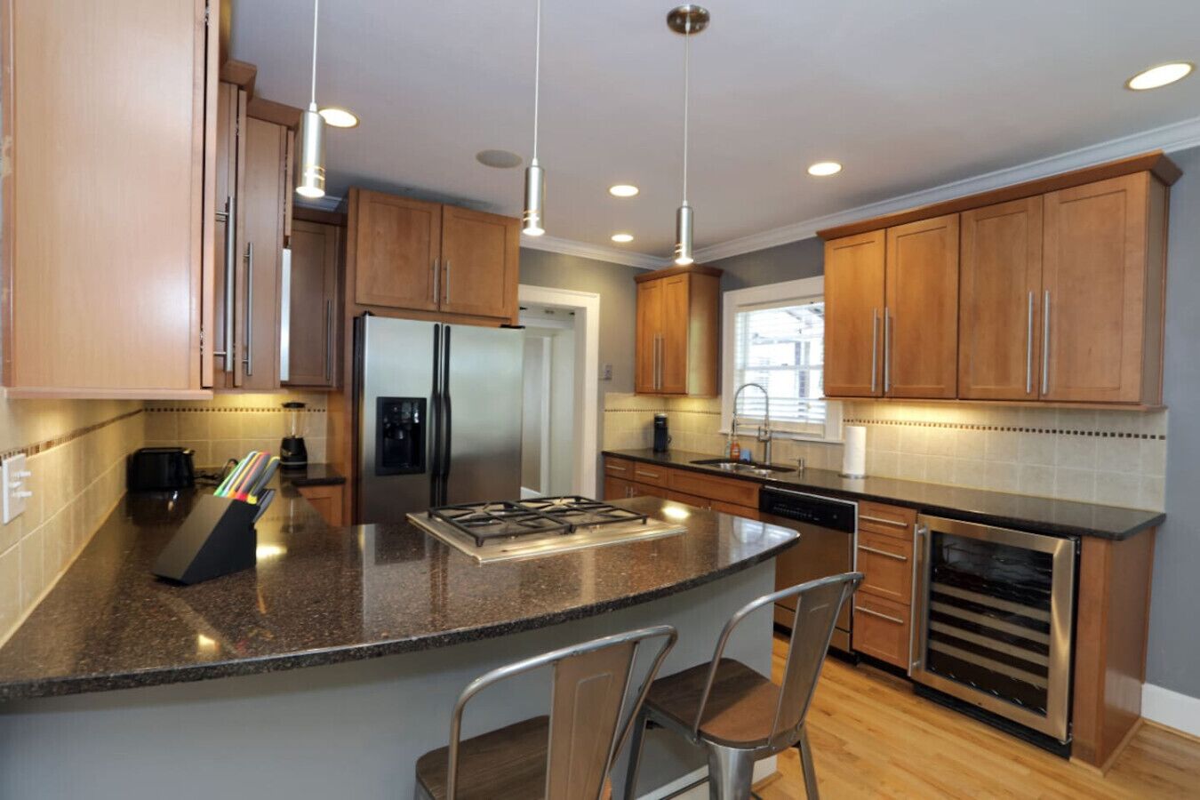 冰箱、微波炉、烤箱、炉灶