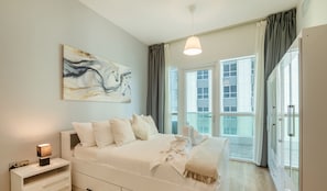 Appartement Luxe, balcon, vue ville | 1 chambre, fer et planche à repasser, Wi-Fi gratuit
