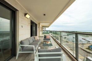 Apartment | Balcony - Akhziv Seaside Retreat by Sea N' Rent (Nahariya)