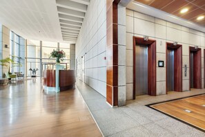 Lobby - Neve Tzedek Panorama Stay by Sea N' Rent (Tel Aviv)