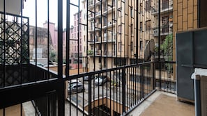 Apartment (1 Bedroom) | Balcony