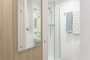 Studio, Non Smoking | Bathroom