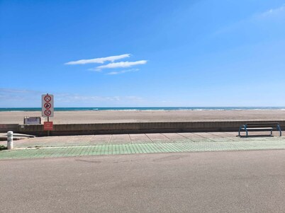 Small house on the seafront in a condominium Pets welcome