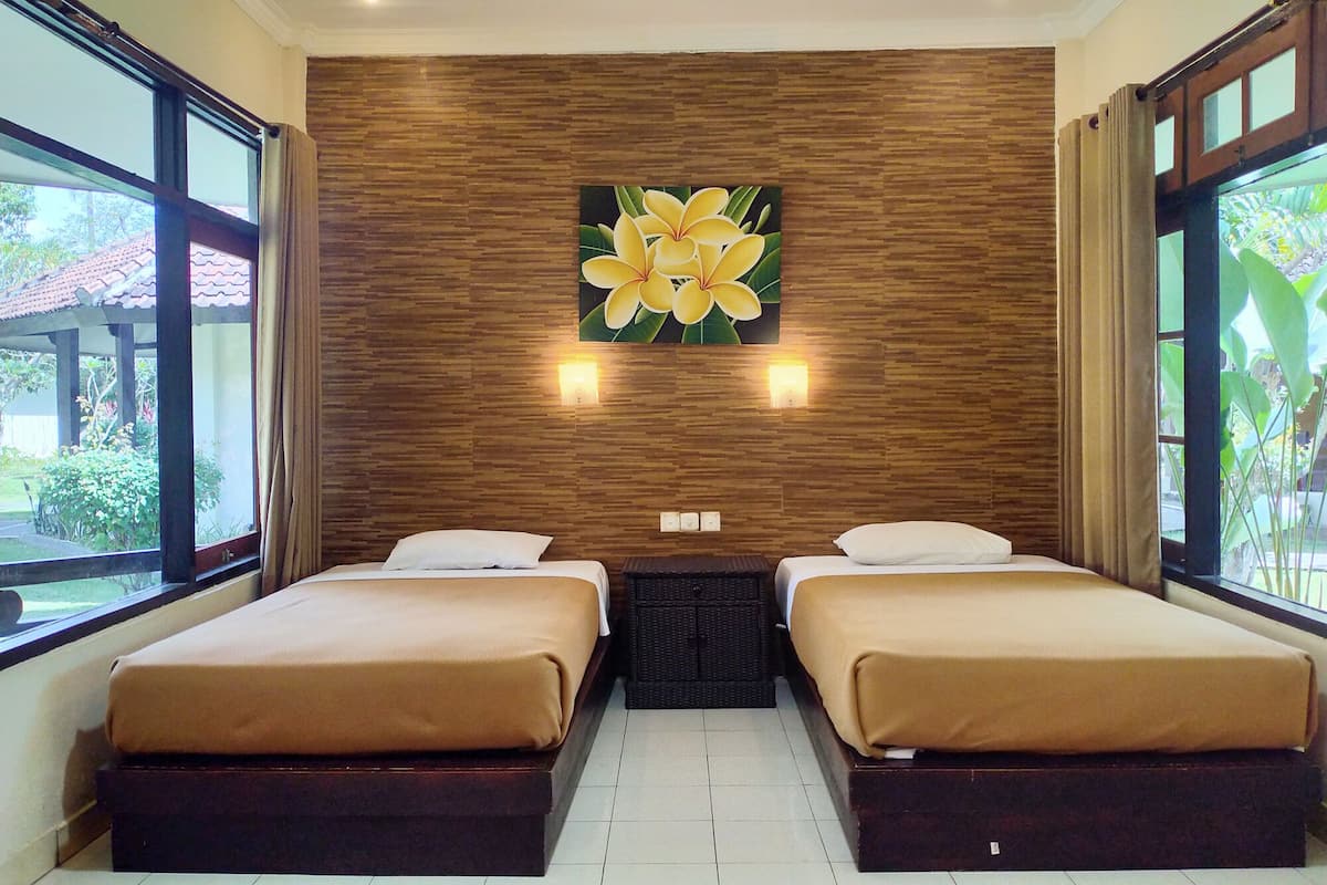 Basic Room, 2 Single Beds, Balcony, Garden View