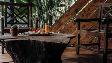 Luxury Bungalow | Terrace/patio