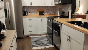 Frigorífic, microones, forn i placa de cuina