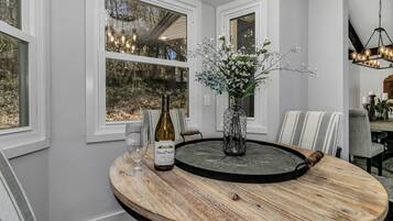 Rumah Khas, 3 kamar tidur, Bebas Asap Rokok, patio | Dapur pribadi | Lemari es, microwave, oven, dan kompor