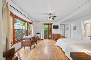 2 chambres, bureau, fer et planche Ă repasser, lit parapluie