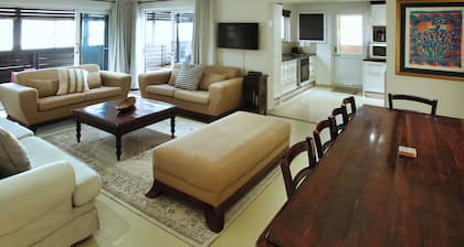 10 Sleepers - Self Catering: Klopdisselboom Langebaan