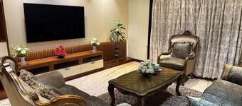 N4B premium stay