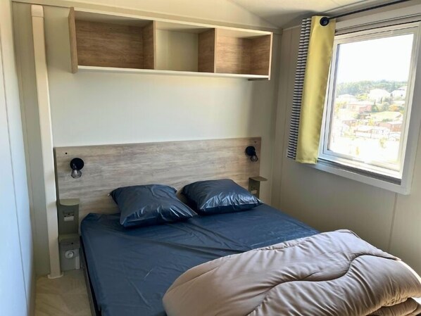 Premium stacaravan | Individueel gemeubileerd, gratis wifi, beddengoed